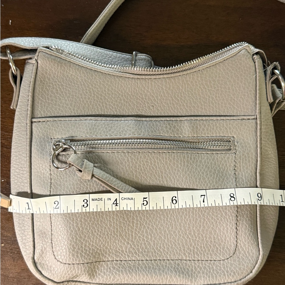GUC- Elegant Beige Crossbody Bag